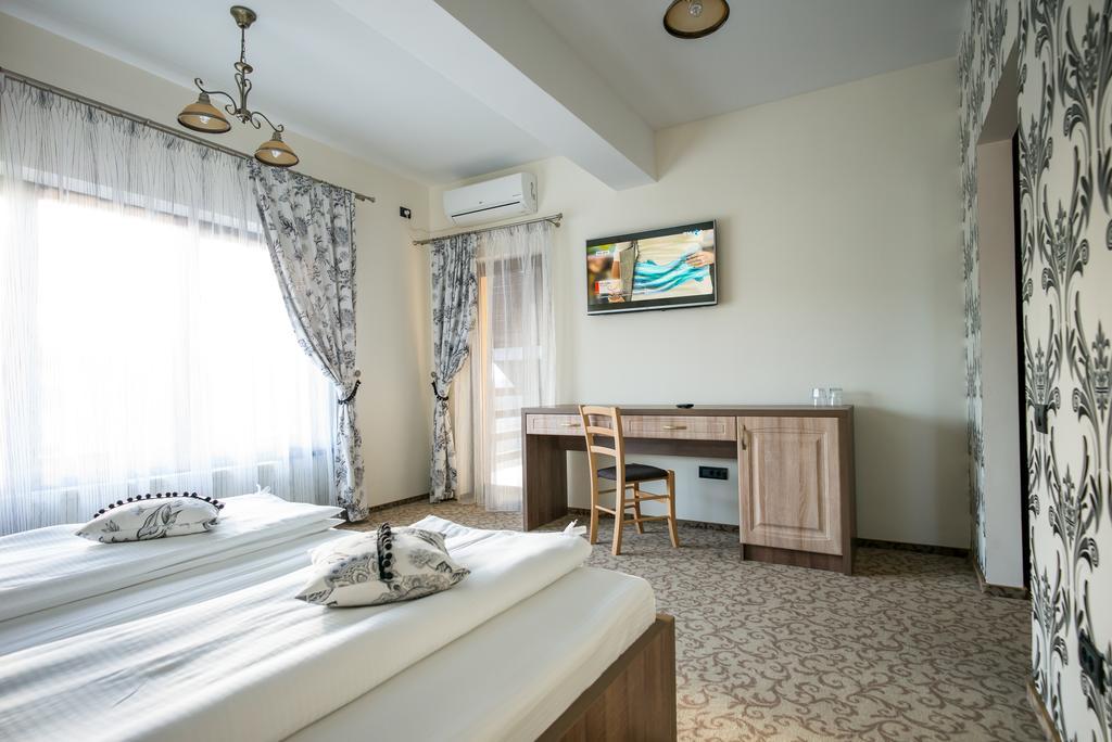 Pensiunea Royal Spa Hotel Piatra Neamt Room photo