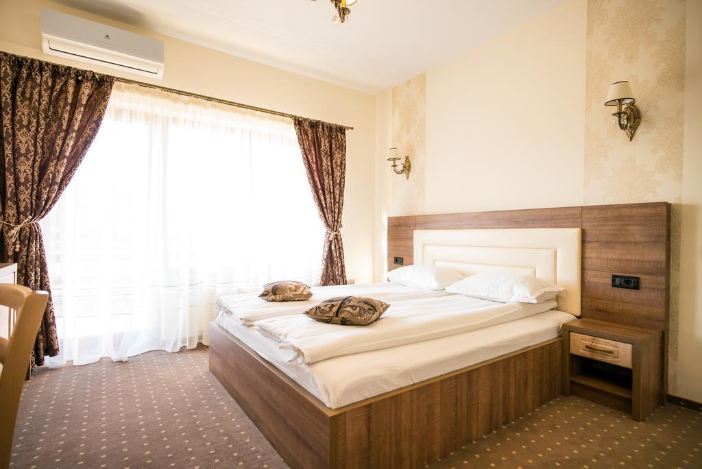 Pensiunea Royal Spa Hotel Piatra Neamt Room photo