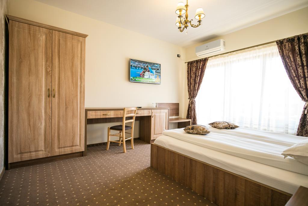 Pensiunea Royal Spa Hotel Piatra Neamt Room photo