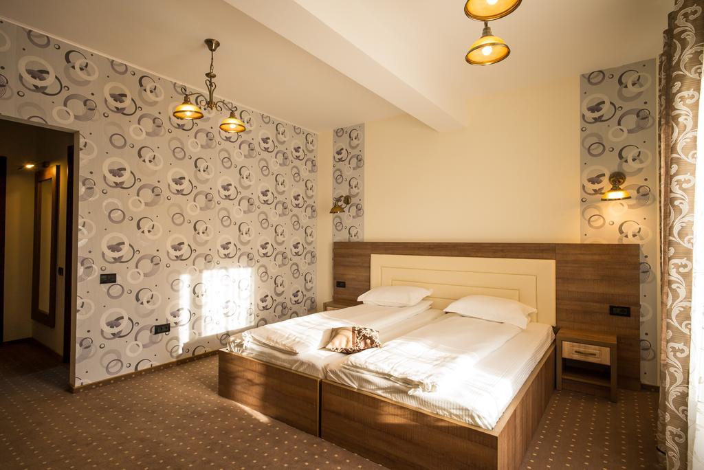 Pensiunea Royal Spa Hotel Piatra Neamt Room photo